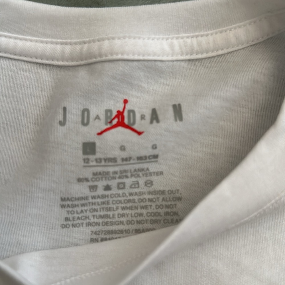 Jordan boys shirt - Picture 3 of 4
